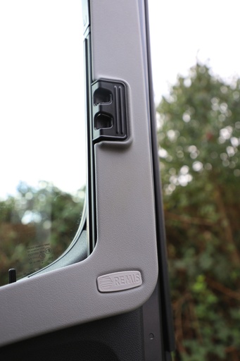 Комплект странични щори Remis REMIfront за Mercedes Sprinter 2019 с дръжка на A-колоната